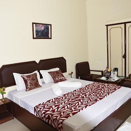 Hotel Lumbini International Bodh Gaya Exteriör bild