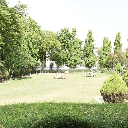 Hotel Lumbini International Bodh Gaya Exteriör bild