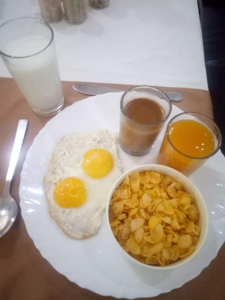 Hotel Lumbini International Bodh Gaya Exteriör bild
