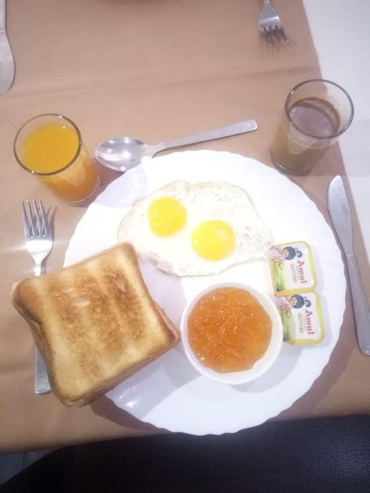 Hotel Lumbini International Bodh Gaya Exteriör bild