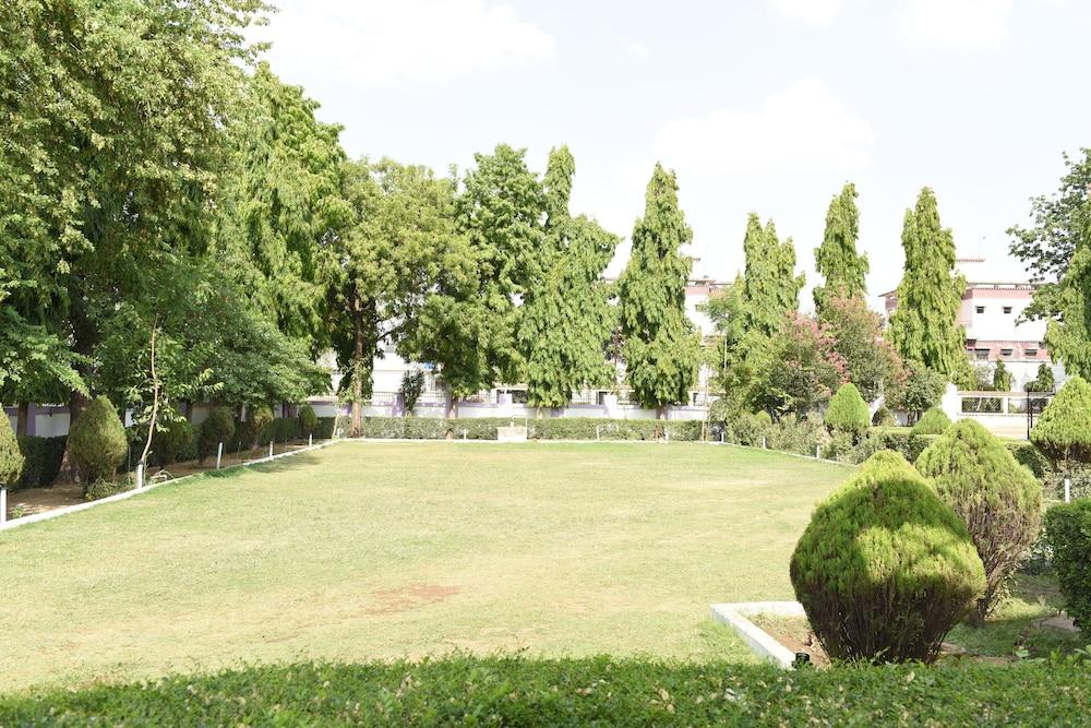 Hotel Lumbini International Bodh Gaya Exteriör bild