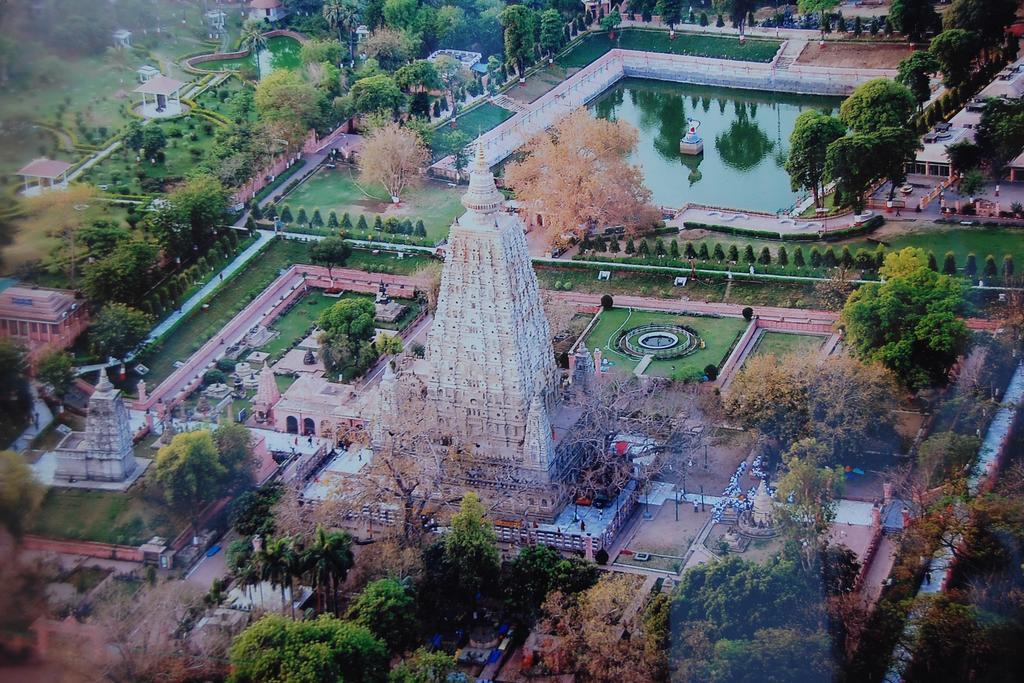 Hotel Lumbini International Bodh Gaya Exteriör bild