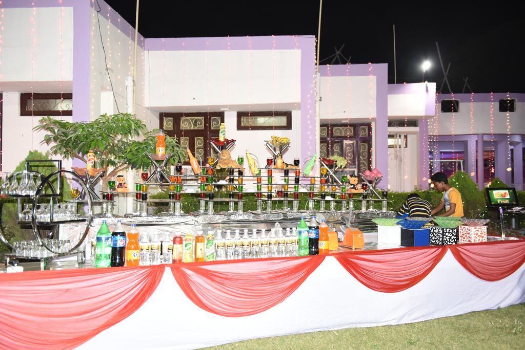 Hotel Lumbini International Bodh Gaya Exteriör bild