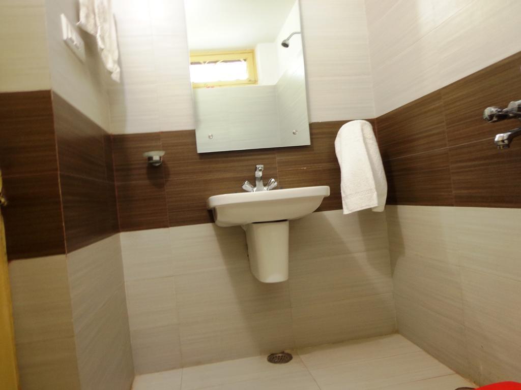 Hotel Lumbini International Bodh Gaya Exteriör bild